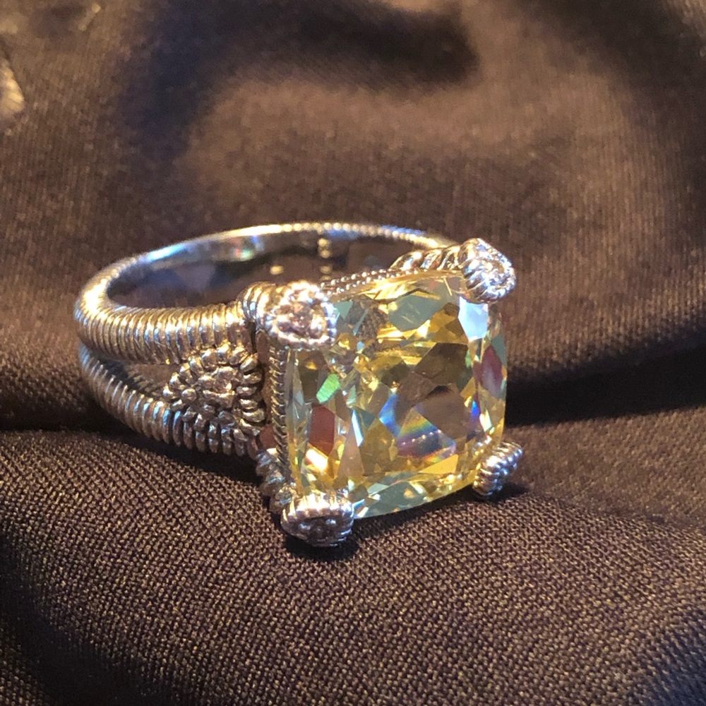 JUDITH RIPKA CANARY YEL CRYSTAL/CZ Ring sz 7.5